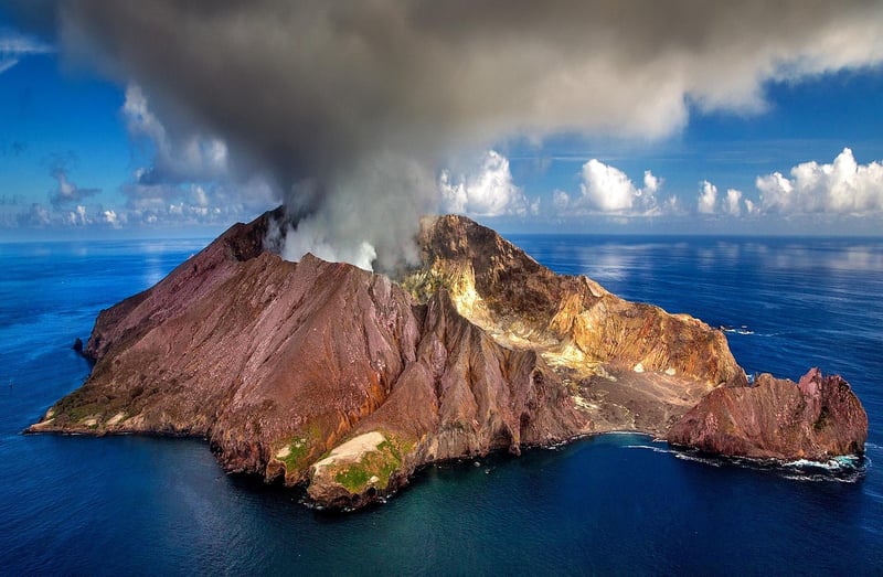 Bawah Reserve, Indonesia